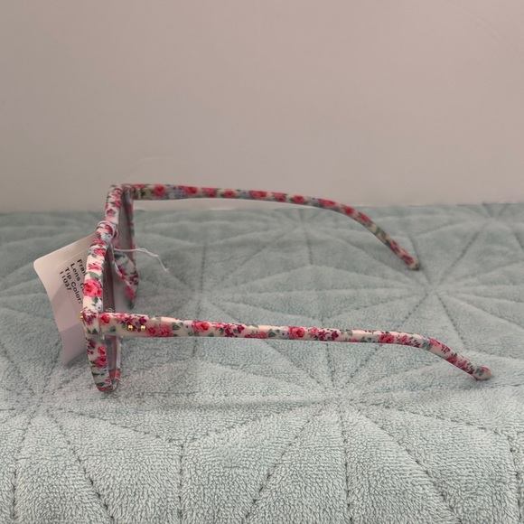 Sunglasses ๐ Floral with Pink Lenses by: FGX International - Picture 5 of 8